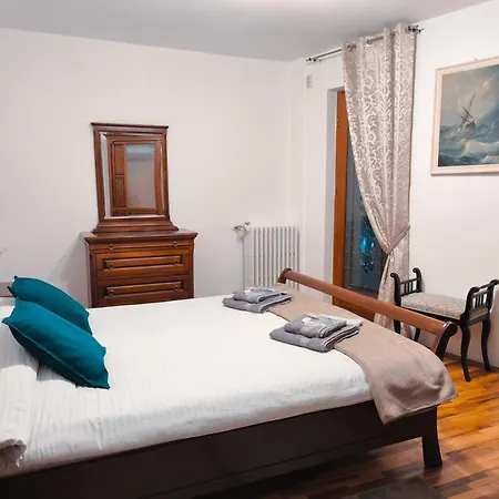 Old Town - Victoriei 2 Apartment